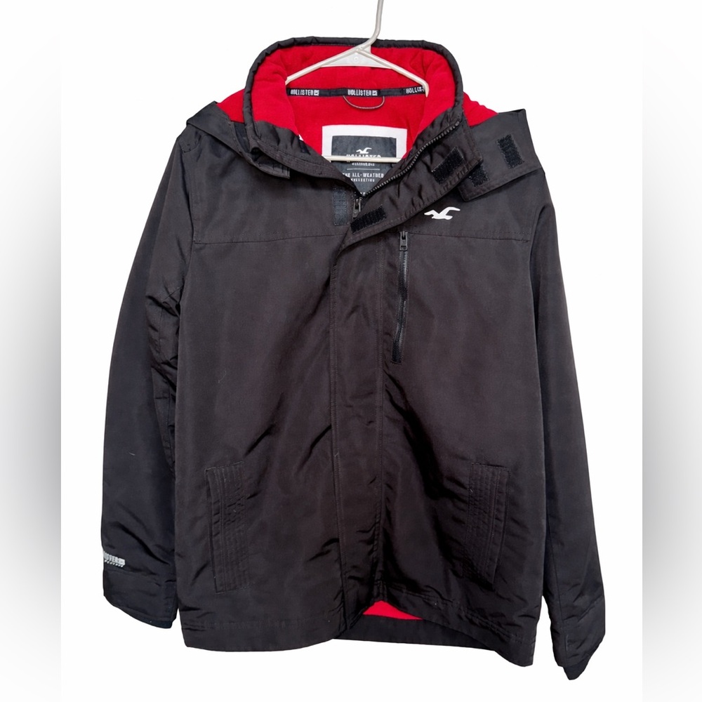 Hollister Men’s All Weather Black Hooded Winter Jacket Red Fleece Lined Size M